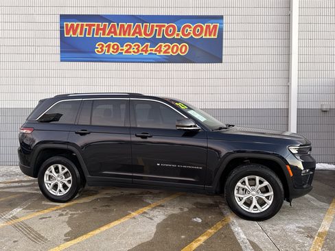 Used 2023 Jeep Grand Cherokee Limited w/ Luxury Tech Group II image 3