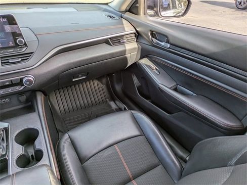 Used 2020 Nissan Altima 2.5 SR image 16