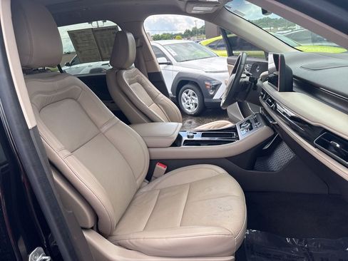 Used 2023 Lincoln Aviator Grand Touring w/ Equipment Group 301A AWD/4WD image 38