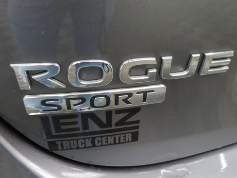 Used 2019 Nissan Rogue Sport SV image 40