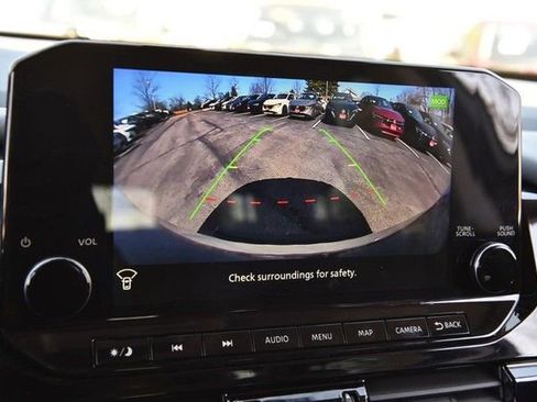 Certified 2024 Nissan Pathfinder SL image 16