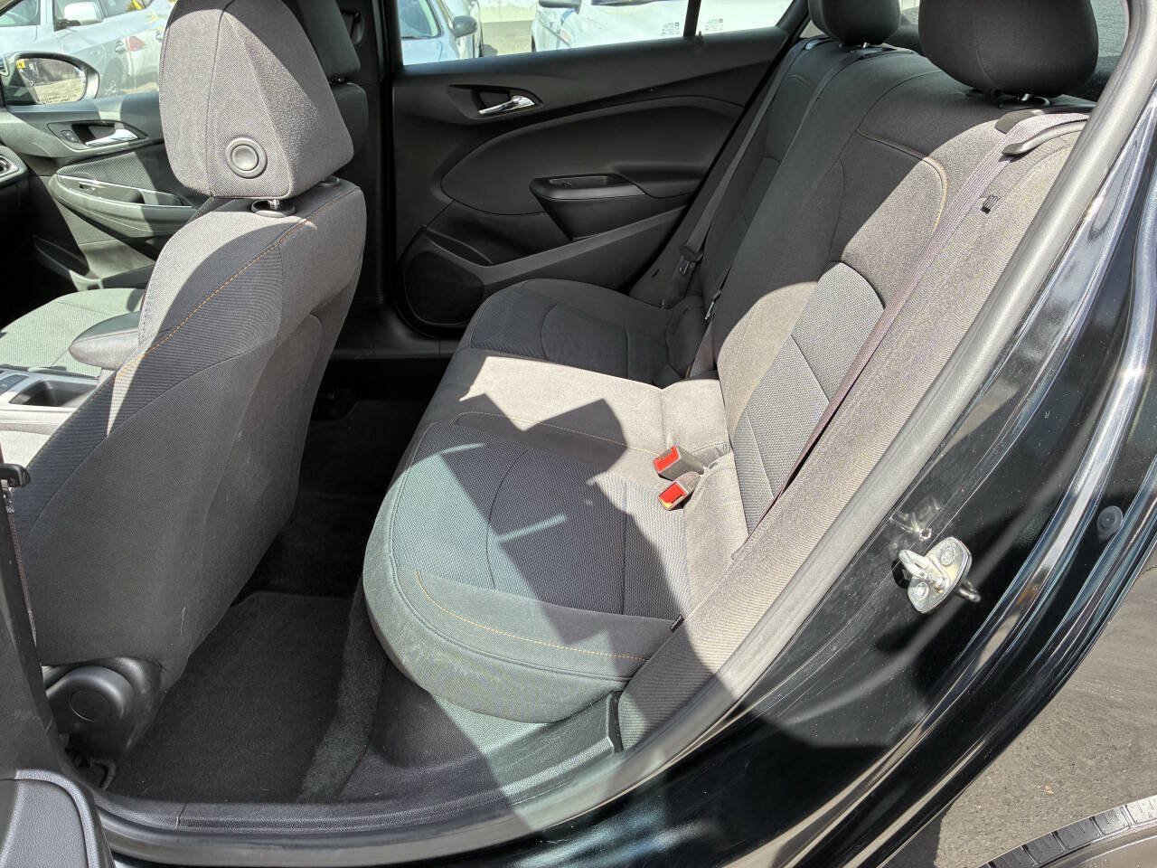 Used 2017 Chevrolet Cruze LS FWD image 4
