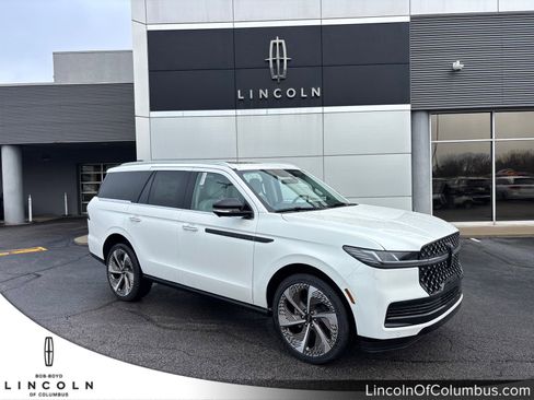 New 2026 Lincoln Navigator Black Label AWD/4WD image 1