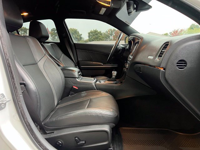 Used 2015 Dodge Charger R/T w/ Plus Group RWD image 19