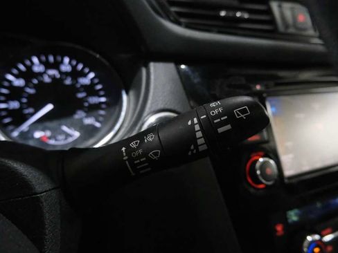 Used 2019 Nissan Rogue SL w/ Premium Package image 40