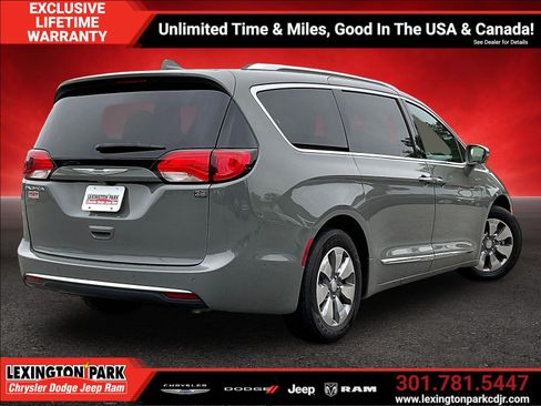 Used 2020 Chrysler Pacifica Limited FWD image 5