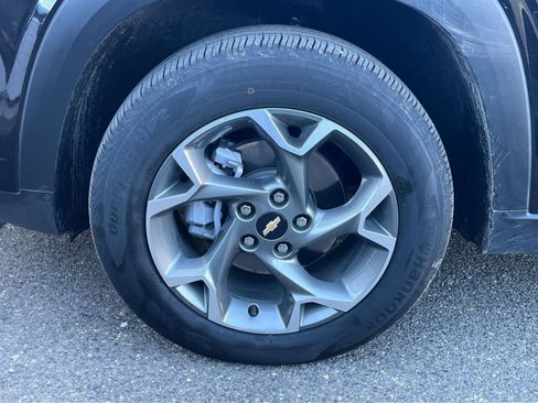 Used 2025 Chevrolet Trax LT w/ LT Convenience Package image 25