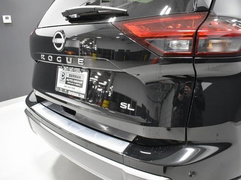 Certified 2025 Nissan Rogue SL w/ Tech Package image 12