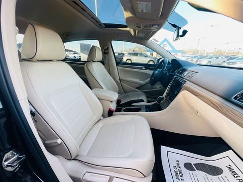 Used 2017 Volkswagen Passat 1.8T SE image 34