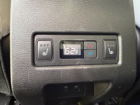 Used 2023 Mitsubishi Outlander SEL AWD/4WD image 48
