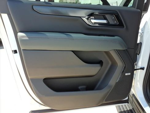 New 2026 GMC Yukon XL AT4 w/ AT4 Premium Plus Package AWD/4WD image 18