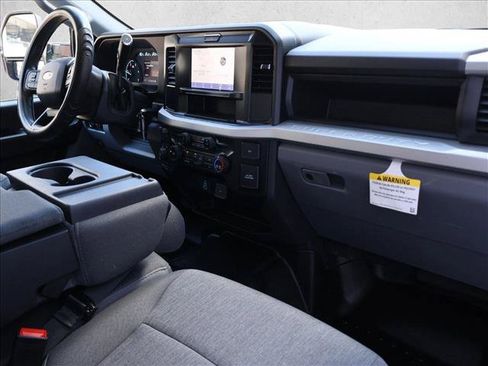 Used 2025 Ford F550 4x4 Crew Cab Super Duty image 29