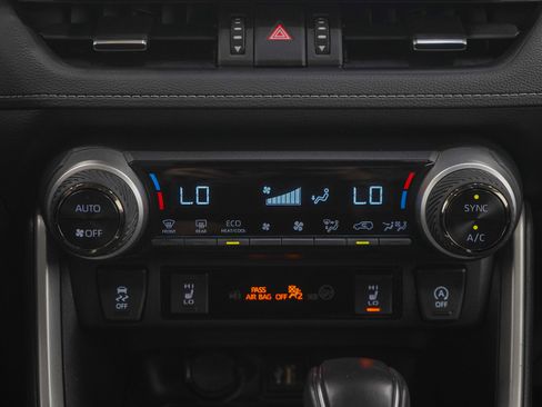 Used 2025 Toyota RAV4 XLE Premium w/ Weather Package AWD/4WD image 19