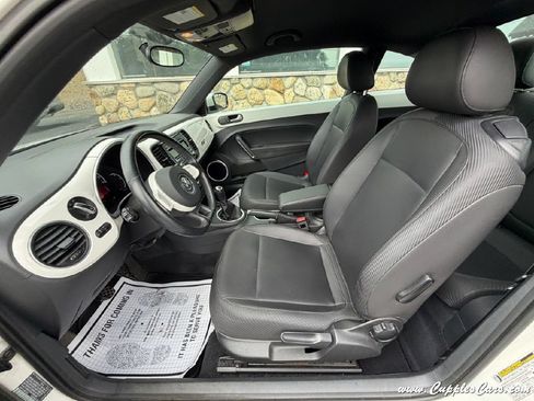 Used 2013 Volkswagen Beetle 2.5 FWD image 23