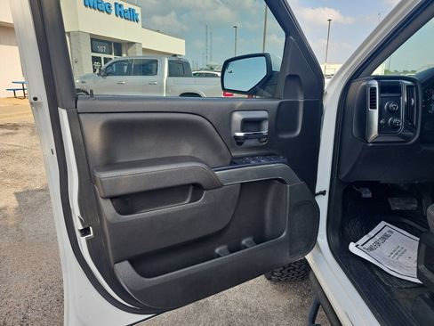 Used 2018 Chevrolet Silverado 1500 LT w/ Texas Edition AWD/4WD image 11