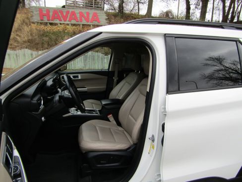 Certified 2023 Ford Explorer XLT w/ Equipment Group 202A image 11