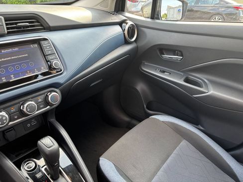 Used 2025 Nissan Versa SV FWD image 33