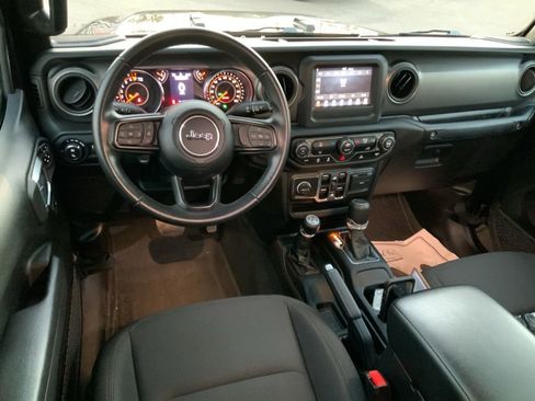 Used 2022 Jeep Gladiator Willys image 18