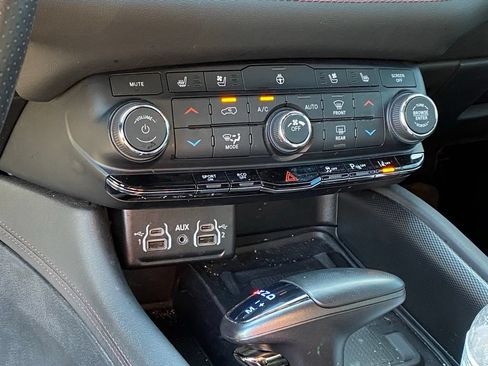 Used 2022 Dodge Durango R/T RWD image 10