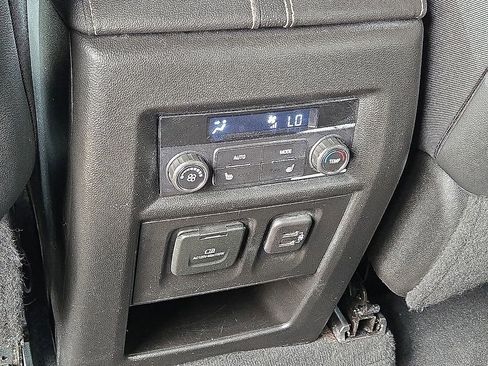 Used 2022 Chevrolet Traverse Premier w/ Redline Edition image 17