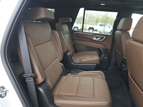 Used 2023 Chevrolet Tahoe High Country AWD/4WD image 15