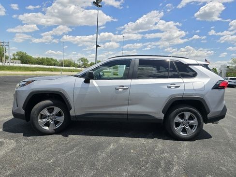 Certified 2023 Toyota RAV4 LE AWD/4WD image 10