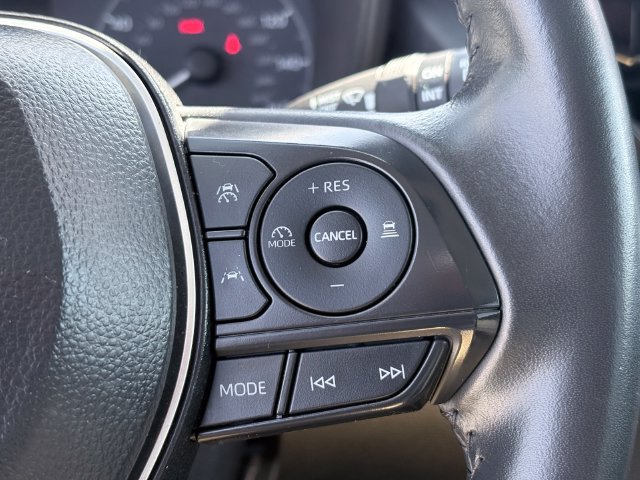 Used 2025 Toyota Corolla Cross LE FWD image 14