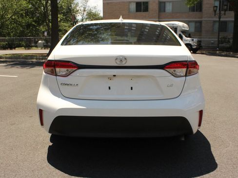 Used 2023 Toyota Corolla LE FWD image 8