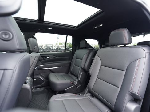 New 2026 Chevrolet Traverse Z71 w/ Enhanced Driving Package AWD/4WD image 10