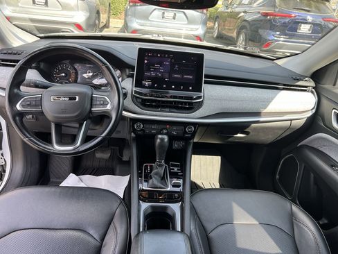 Used 2022 Jeep Compass Latitude image 31