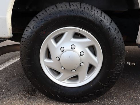 Used 2013 Ford E-250 and Econoline 250 image 37