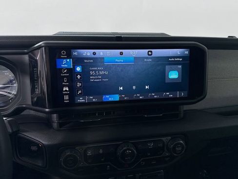 Used 2024 Jeep Wrangler Unlimited w/ Convenience Group image 14