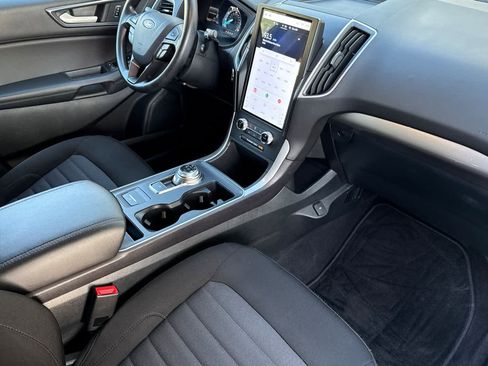 Used 2024 Ford Edge SE w/ Cargo Accessory Package image 17
