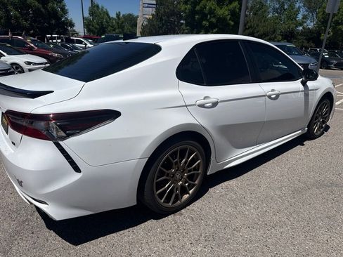 Used 2023 Toyota Camry SE FWD image 5