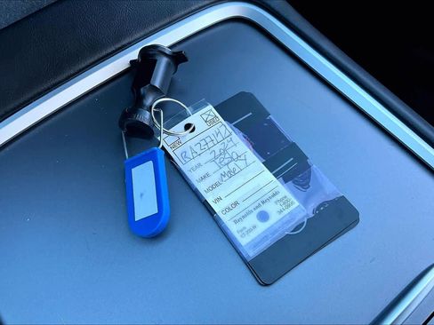 Used 2024 Tesla Model Y Performance image 15