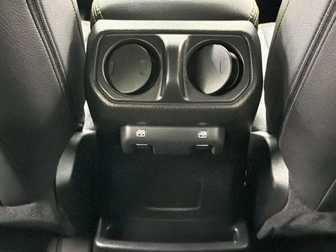 Used 2024 Jeep Wrangler Unlimited w/ Convenience Group AWD/4WD image 34