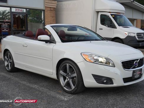 Used 2012 Volvo C70 T5 w/ Dynamic Trim Pkg image 9