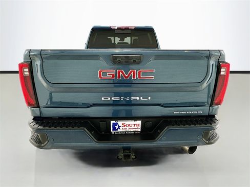 Used 2024 GMC Sierra 2500 Denali w/ Denali Reserve Package image 6