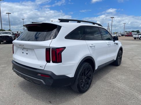 Used 2023 Kia Sorento S w/ Panoramic Sunroof Package AWD/4WD image 4