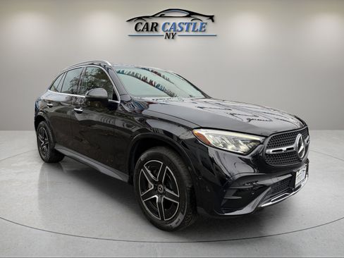 Used 2023 Mercedes-Benz GLC 300 4MATIC image 4