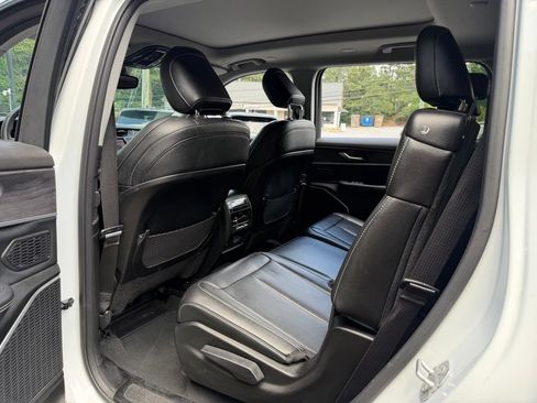 Used 2023 Jeep Grand Cherokee L Limited AWD/4WD image 31