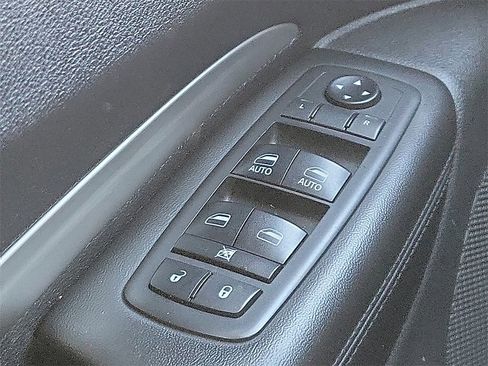 Used 2018 Dodge Durango SXT w/ 3rd Row Seating Group image 14