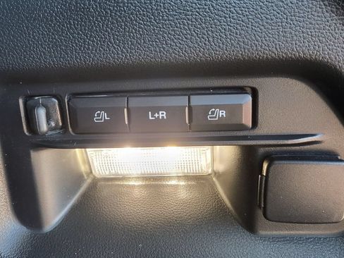 Used 2023 Ford Explorer ST w/ Equipment Group 401A AWD/4WD image 17