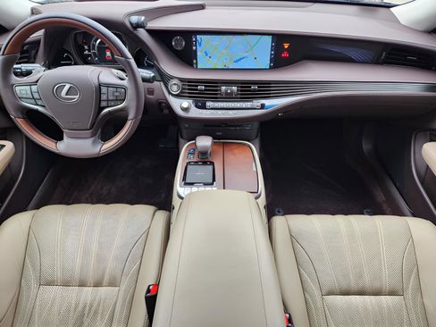 Used 2020 Lexus LS 500 w/ Interior Upgrade Package RWD image 24