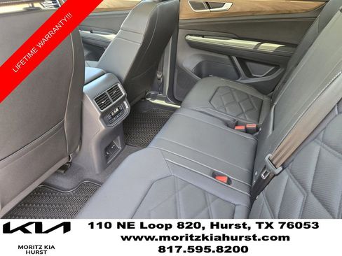 Used 2025 Volkswagen Atlas SE FWD image 31