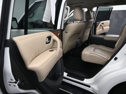 Used 2024 Nissan Armada SL w/ Captain's Chairs Package RWD image 13