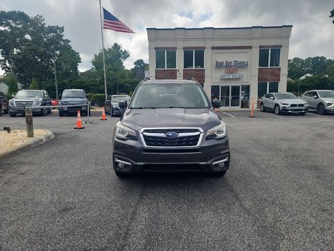 Used 2018 Subaru Forester 2.5i Touring AWD/4WD image 2