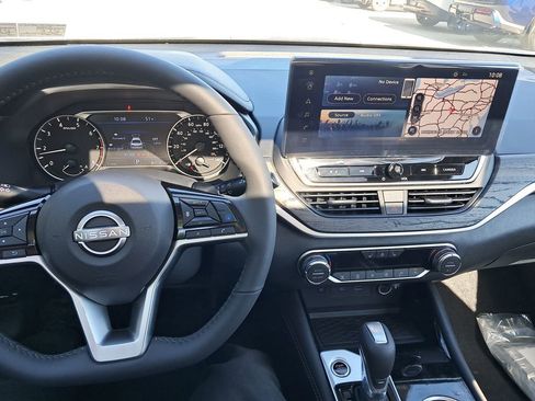 New 2025 Nissan Altima 2.5 SL image 13