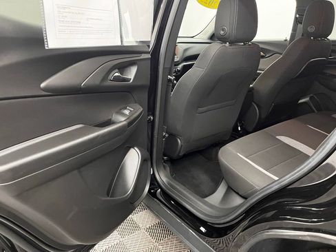 Used 2023 Chevrolet TrailBlazer LT AWD/4WD image 36