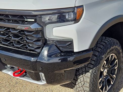 Used 2025 Chevrolet Silverado 1500 ZR2 w/ Technology Package image 9